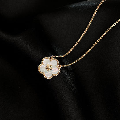 ¡®Moco¡¯LUCKY  WHITE MOP  PLUM BLOSSOM NECKLACE