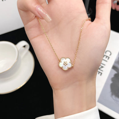 ¡®Moco¡¯LUCKY  WHITE MOP  PLUM BLOSSOM NECKLACE