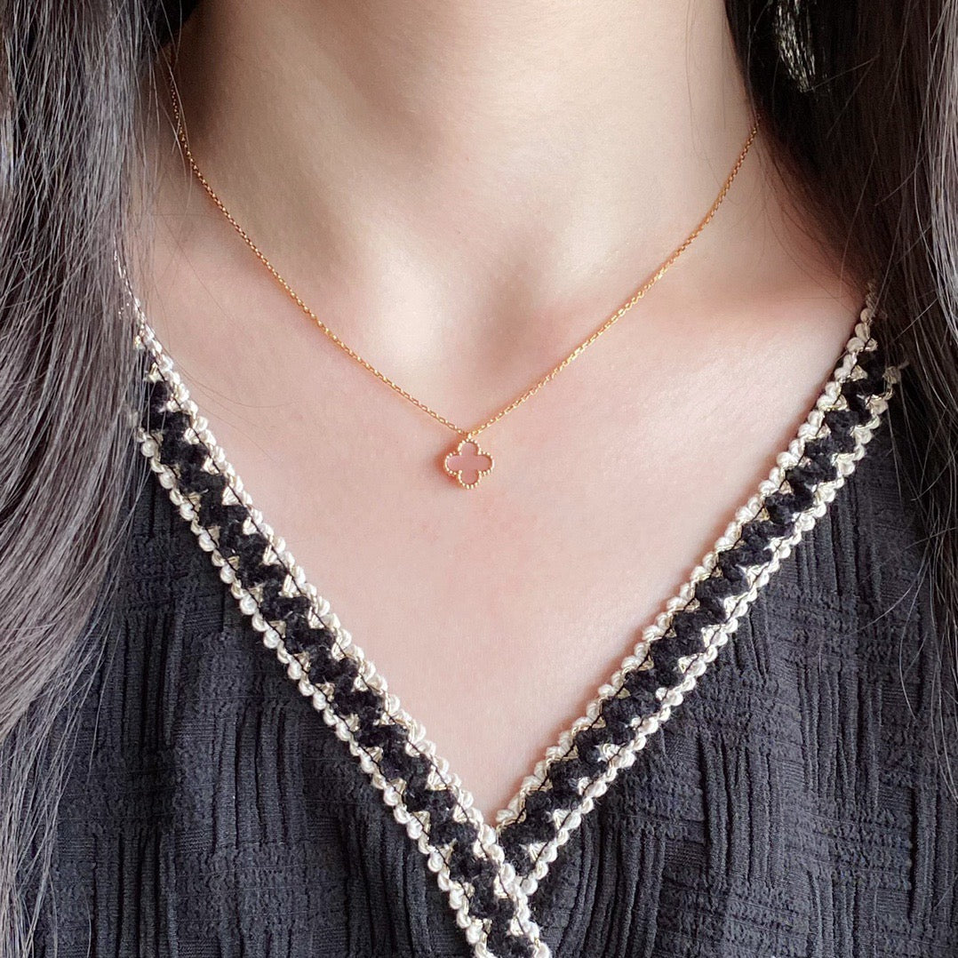 ¡®Moco¡¯CLOVER 15MM PINK MOTHER-OF-PEARL SINGLE FLOWER NECKLACE