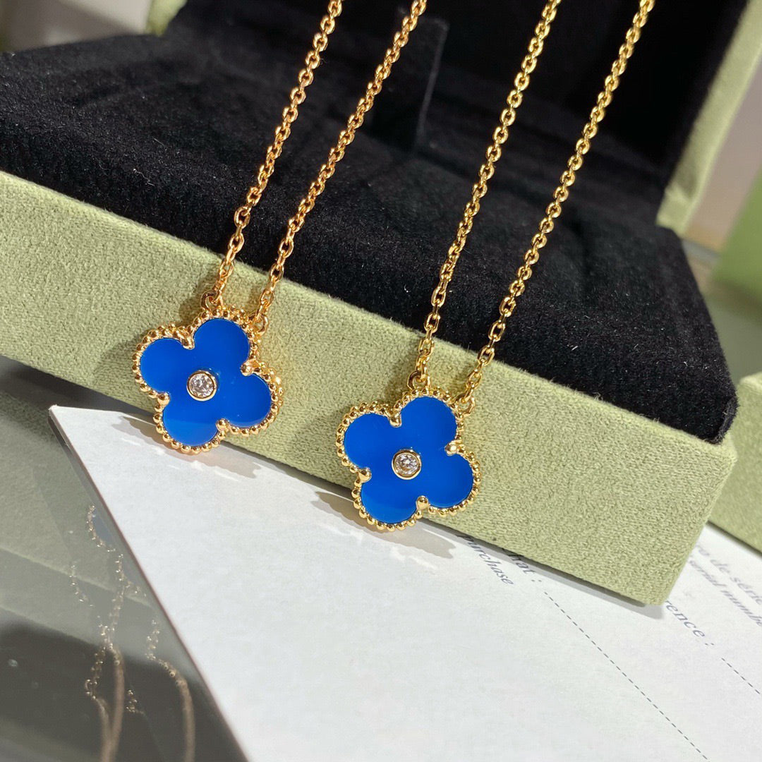 ¡®Moco¡¯CLOVER 15MM DIAMOND AND BLUE AGATE NECKLACE