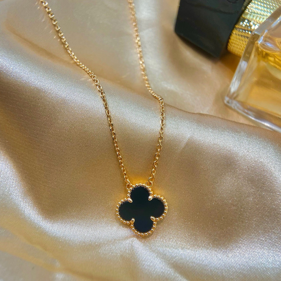 ¡®Moco¡¯CLOVER 15MM BLACK ONYX SINGLE FLOWER NECKLACE