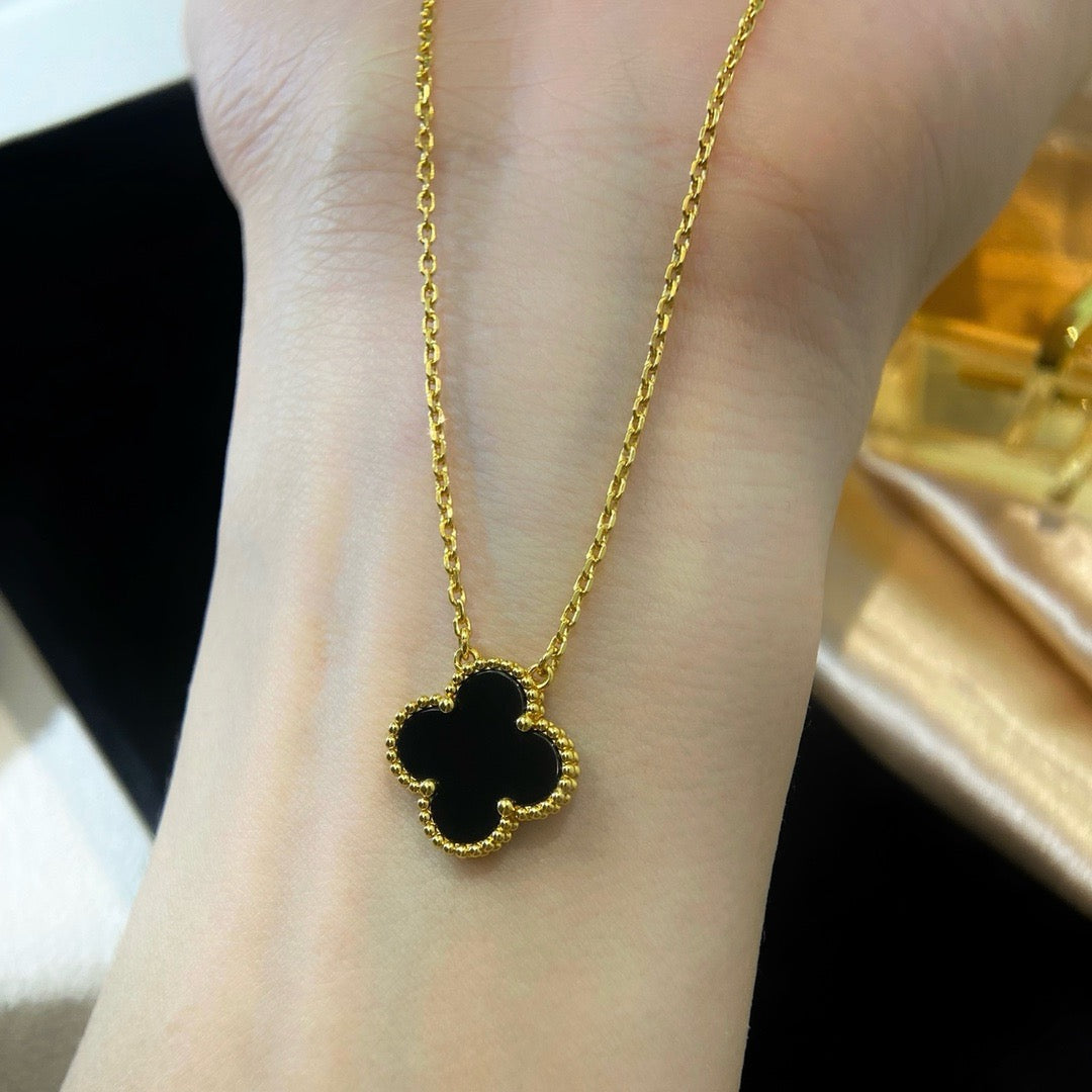 ¡®Moco¡¯CLOVER 15MM BLACK ONYX SINGLE FLOWER NECKLACE