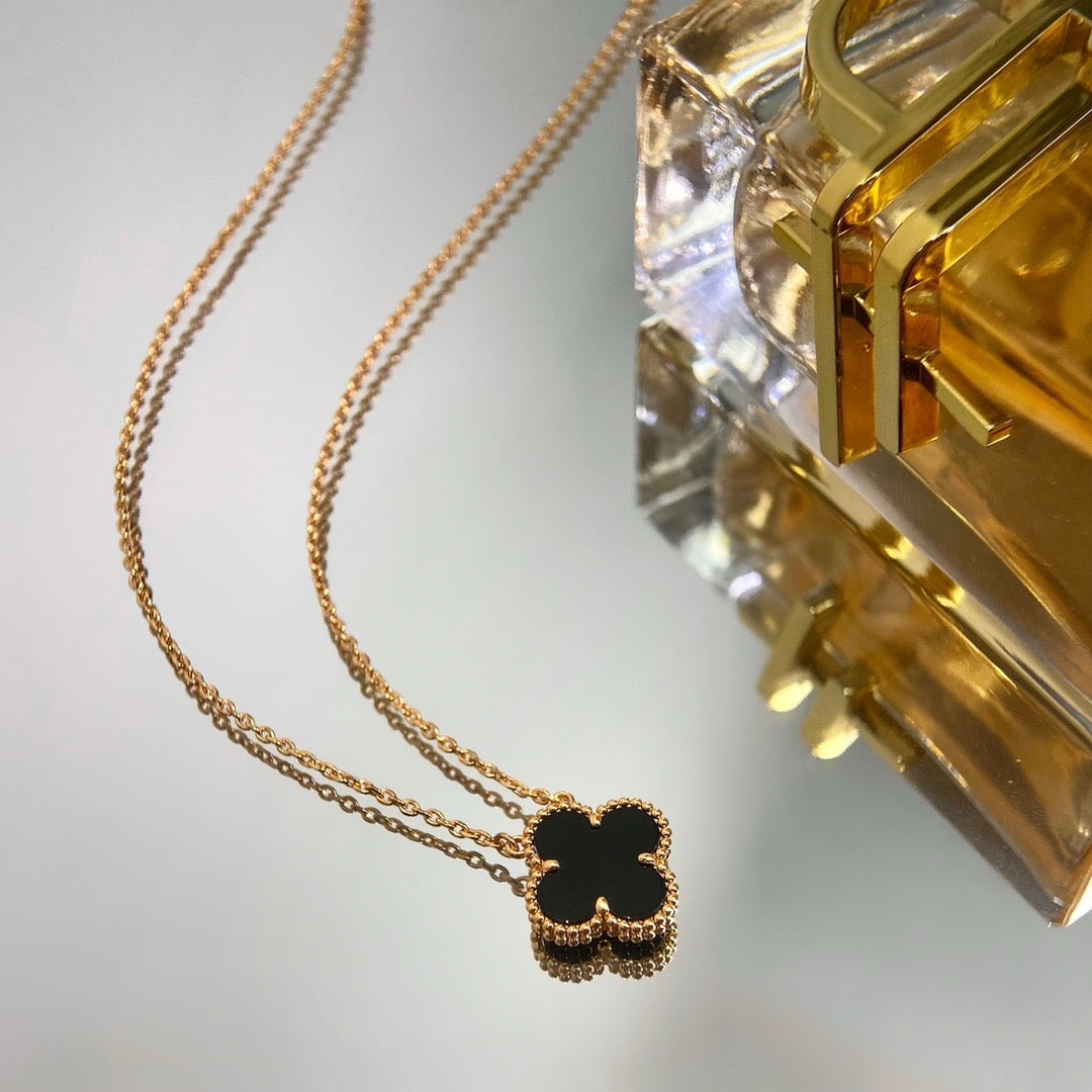 ¡®Moco¡¯CLOVER 15MM BLACK ONYX SINGLE FLOWER NECKLACE
