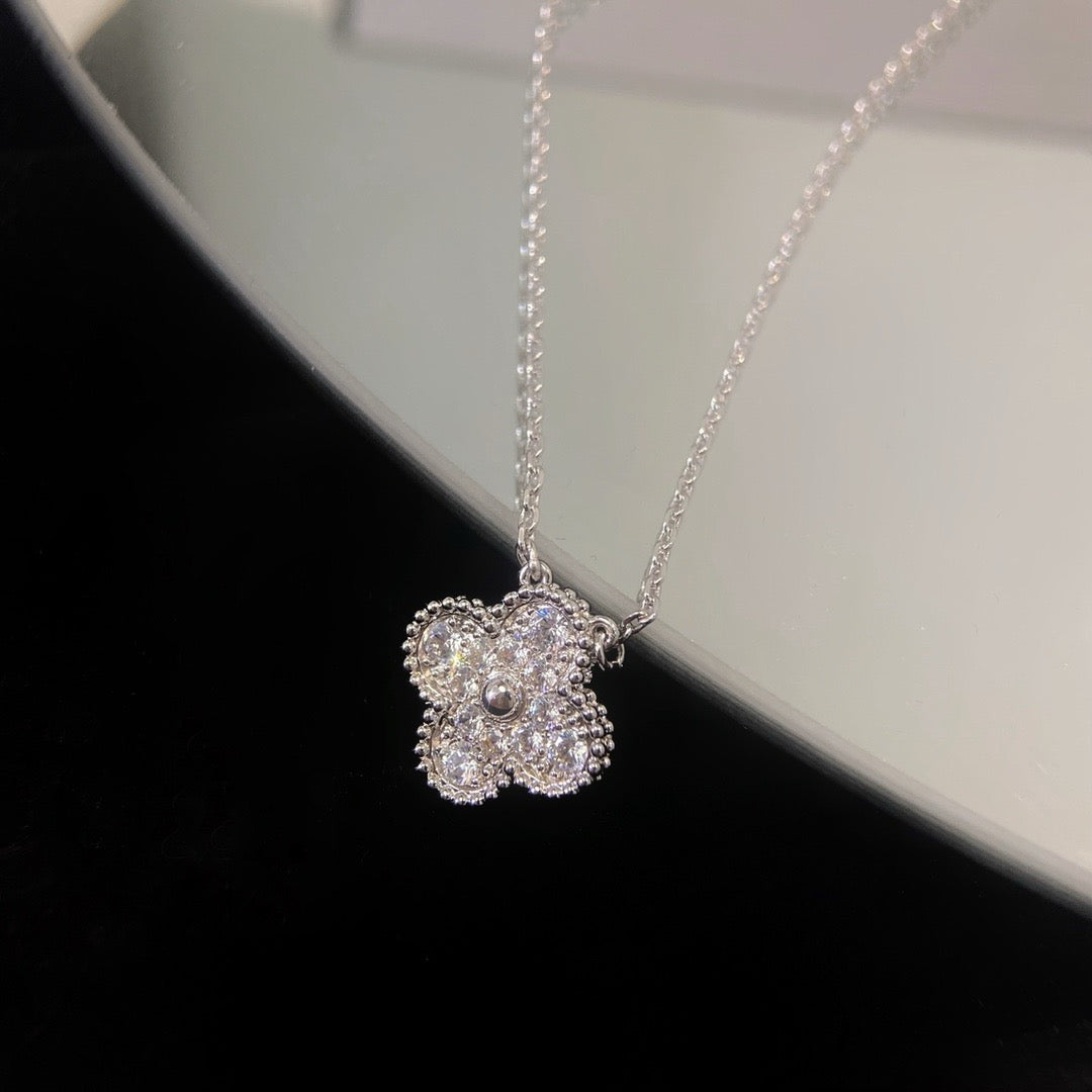 ¡®Moco¡¯CLOVER 15MM DIAMOND SINGLE FLOWER NECKLACE