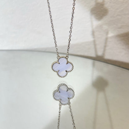 ¡®Moco¡¯CLOVER 15MM BLUE CHALCEDONY NECKLACE SILVER