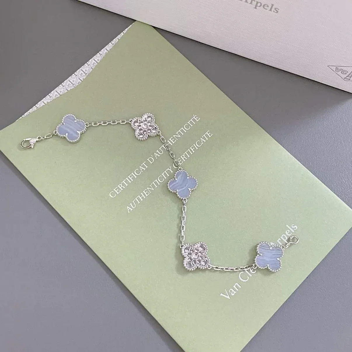 [Moco]New  CLOVER 5 MOTIF PURPLE CHALCEDONY BRACELET COLLECTION