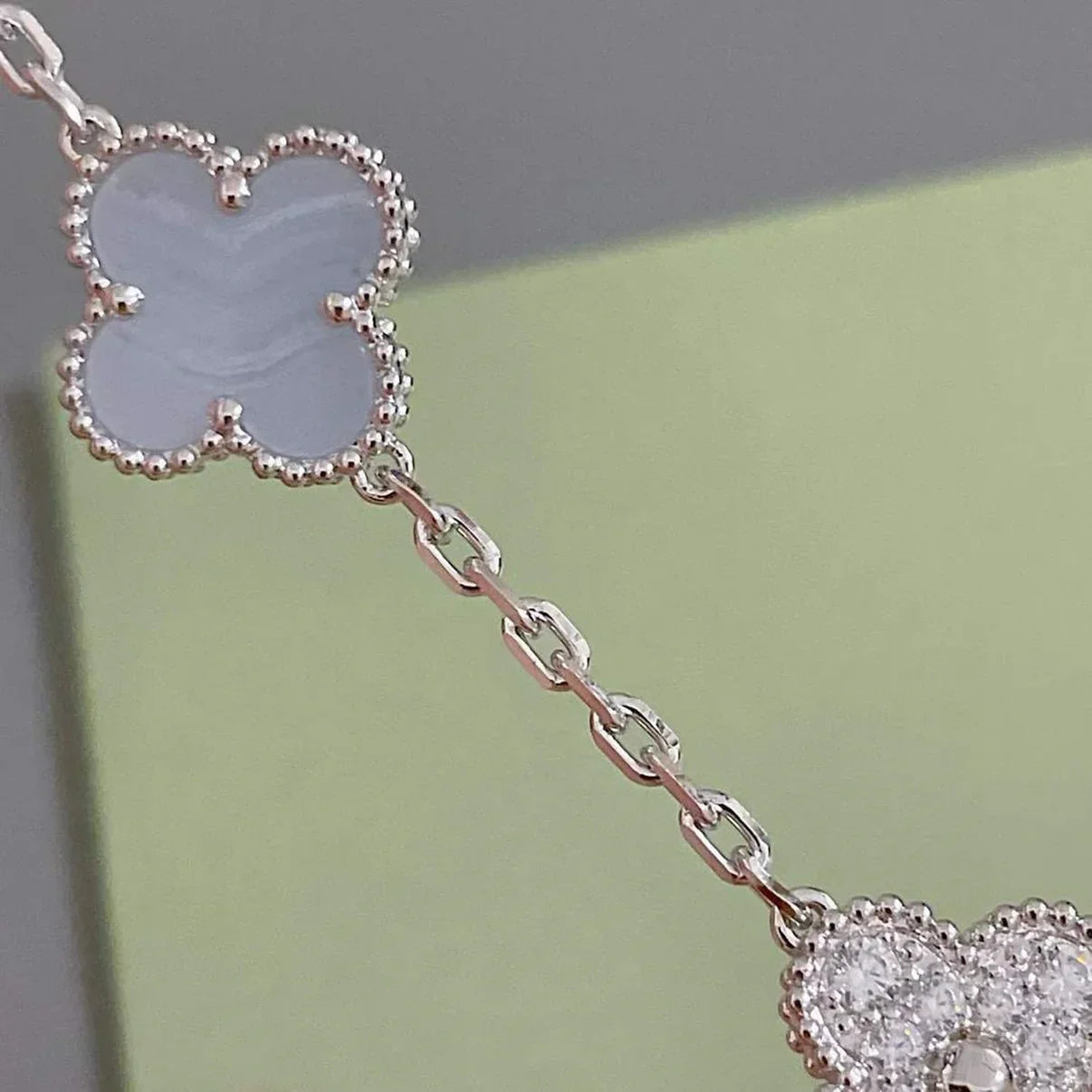 [Moco]New  CLOVER 5 MOTIF PURPLE CHALCEDONY BRACELET COLLECTION