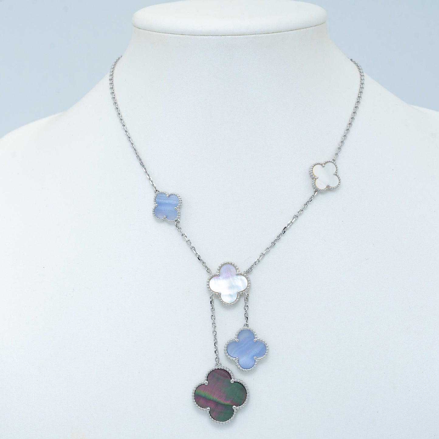 ¡®Moco¡¯CLOVER MOP CHALCEDONY NECKLACE SILVER 6 MOTIF