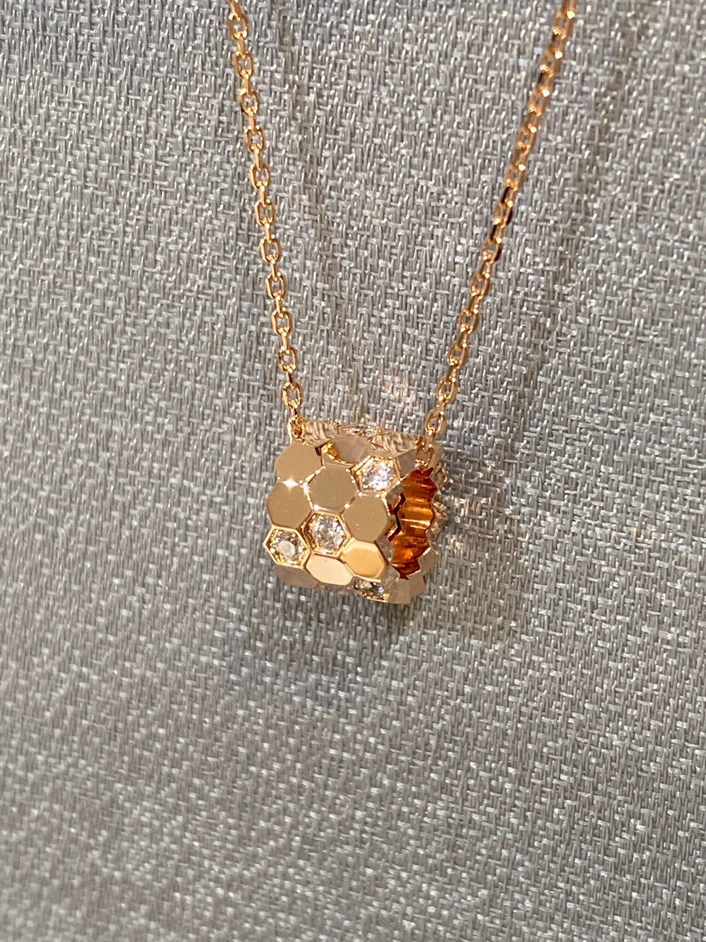 ¡®Moco¡¯BEE LOVE DIAMOND NECKLACE