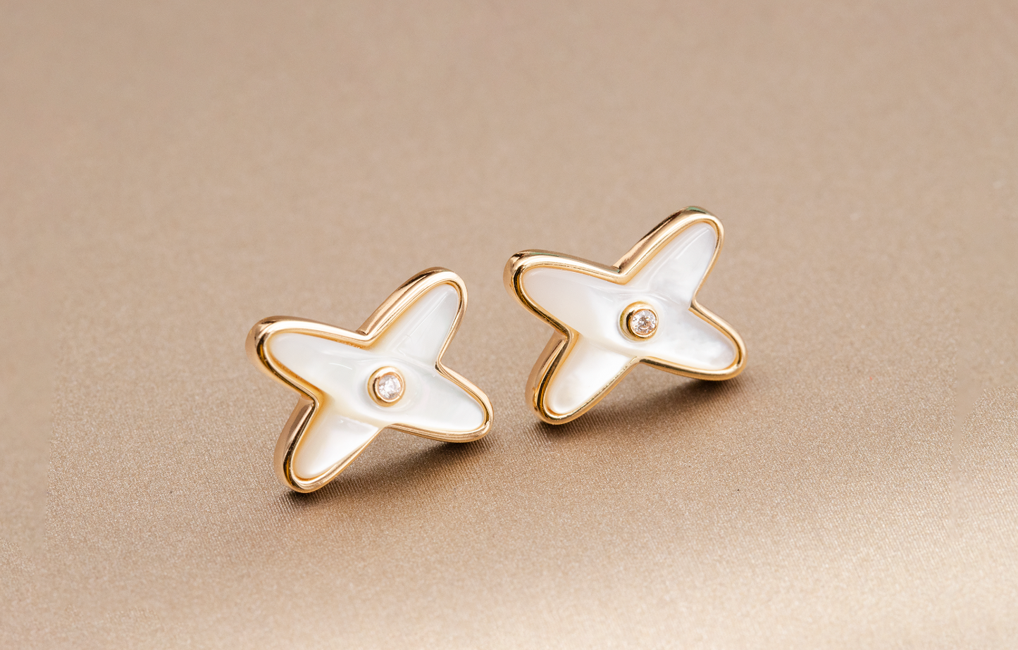 ¡®Moco¡¯JEUX DE WHITE MOP PINK GOLD DIAMOND EARRINGS