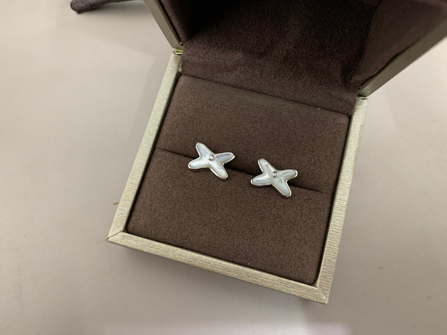¡®Moco¡¯JEUX DE WHITE MOP SILVER DIAMOND EARRINGS