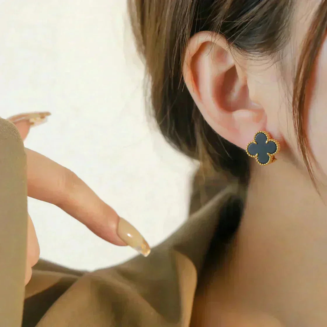 ¡®Moco¡¯CLOVER MEDIUM 1 MOTIFS  ONYX STUD EARRINGS