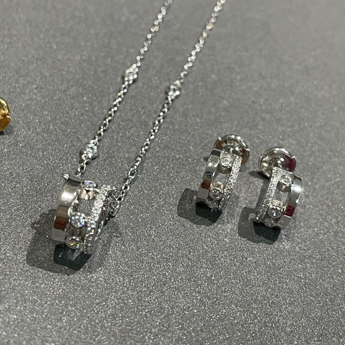 [ Moco ]CHAIN MOVE ROMANE PEDAND NECKLACE