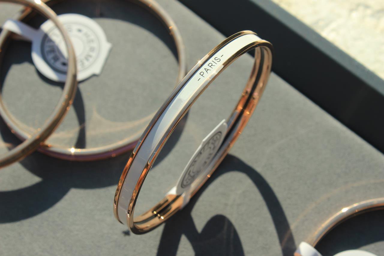 ¡®Moco¡¯HM UNI BANGLE BAG