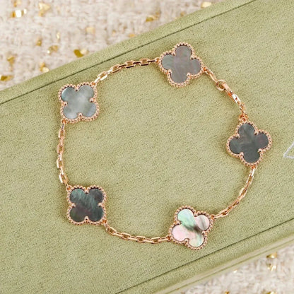 [Moco]New CLOVER 5 MOTIF GRAY MOP BRACELET COLLECTION