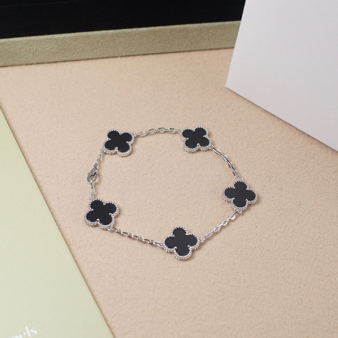 [Moco]New CLOVER 5 MOTIF ONYXS BRACELET COLLECTION
