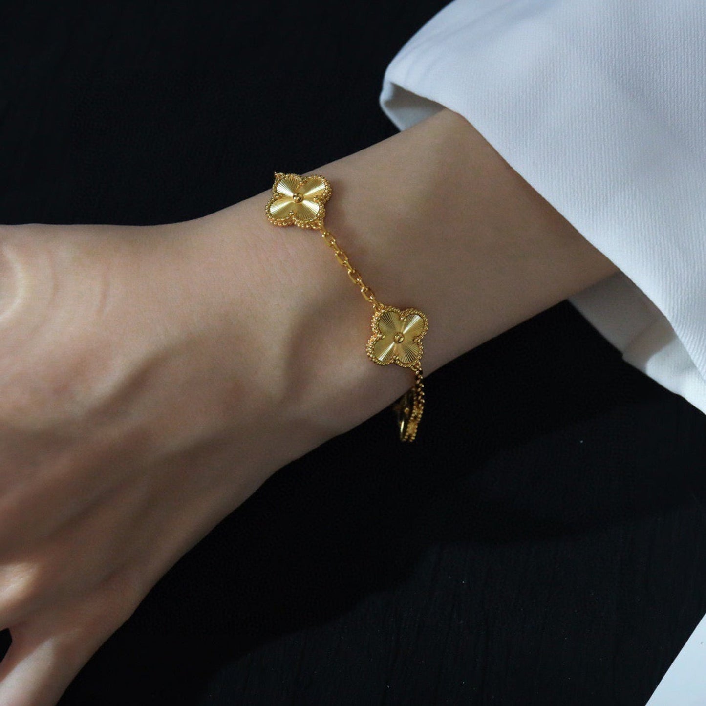 [Moco]New  CLOVER 5 MOTIF LASER BRACELET COLLECTION