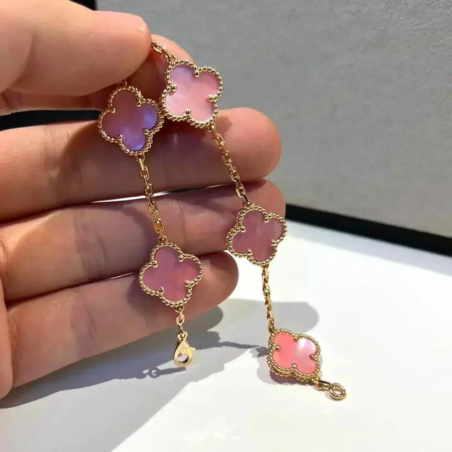 [Moco]New  CLOVER 5 MOTIFS  PINK MOP BRACELET COLLECTION