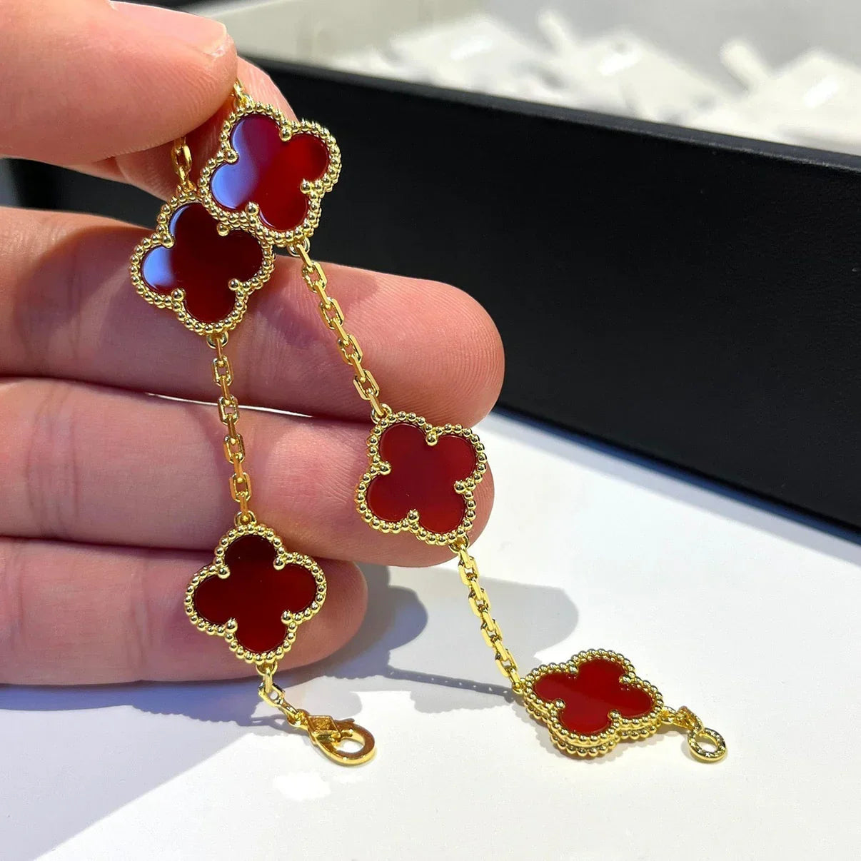[Moco]New  CLOVER 5 MOTIF RED CORNELIAN BRACELET COLLECTION