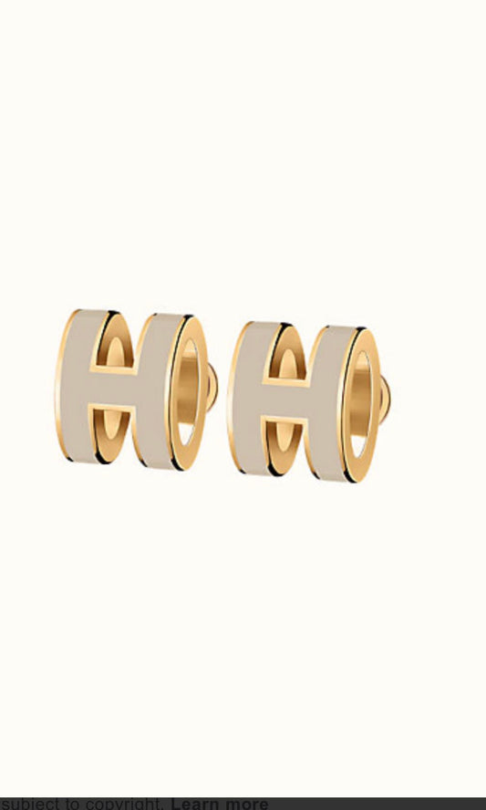 ¡®Moco¡¯MINI POP H GOLD EARRINGS GREY