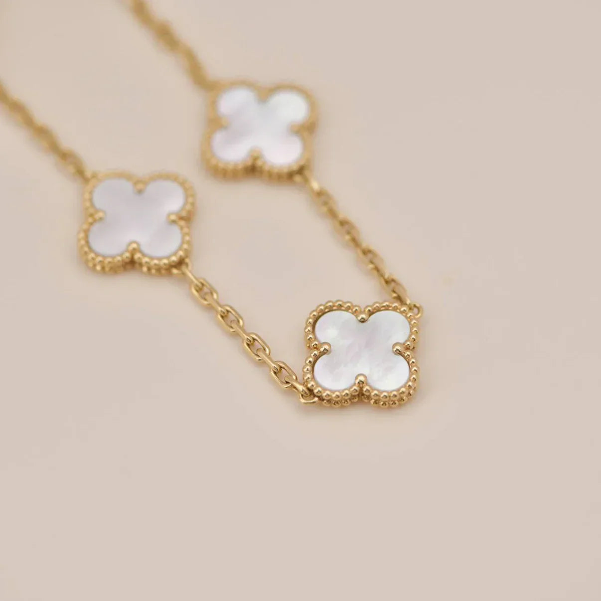 [Moco]New CLOVER WHITE PEARL MOP 5 MOTIF BRACELET COLLECTION