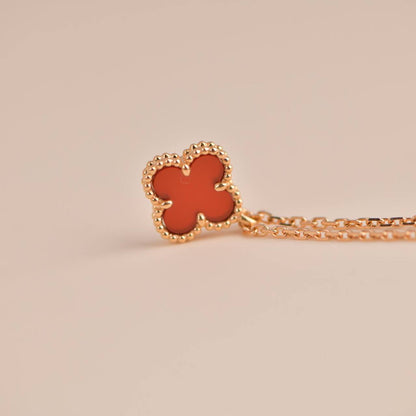 ¡®Moco¡¯CLOVER MINI 9.5MM WHITE CARNELIANS NECKLACE