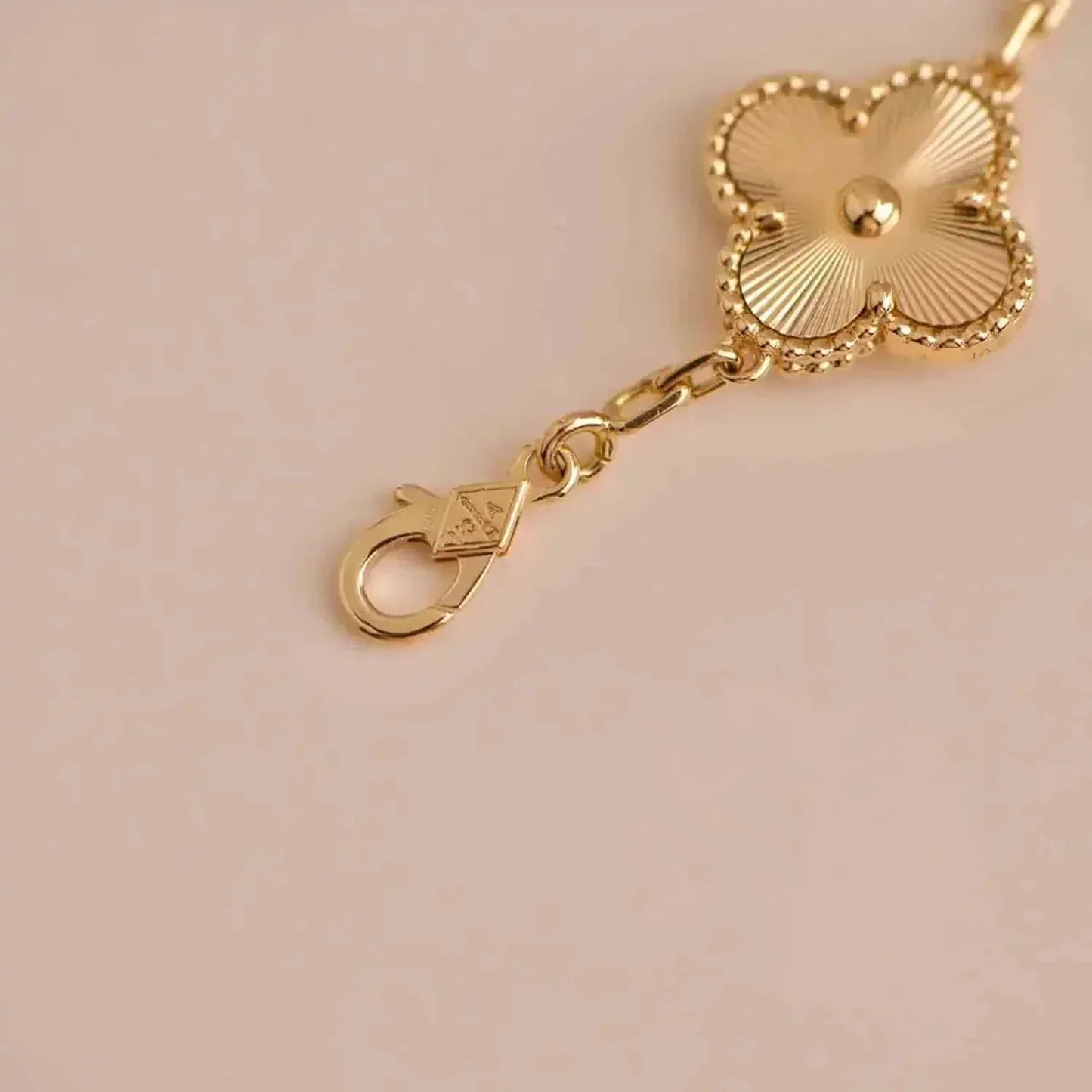 [Moco]New  CLOVER 5 MOTIF LASER BRACELET COLLECTION