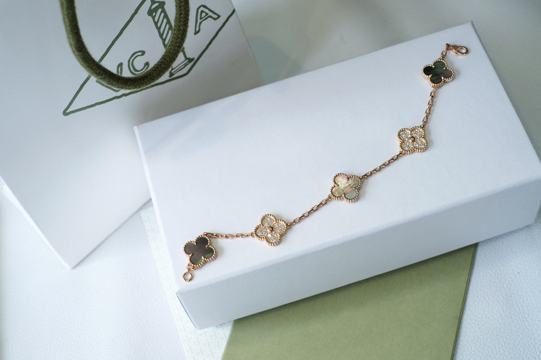 [Moco]New CLOVER 5 MOTIF GRAY MOP BRACELET COLLECTION