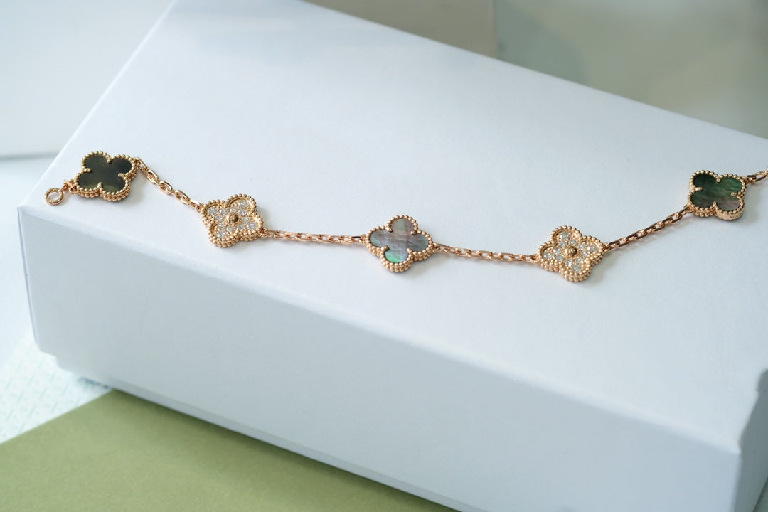 [Moco]New CLOVER 5 MOTIF GRAY MOP BRACELET COLLECTION