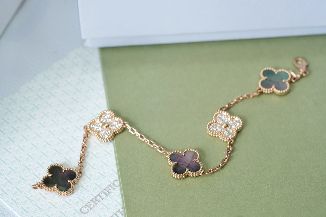 [Moco]New CLOVER 5 MOTIF GRAY MOP BRACELET COLLECTION
