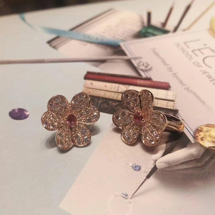 ¡®Moco¡¯FRIVOLE PINK GOLD FLOWER DIAMOND EARRINGS