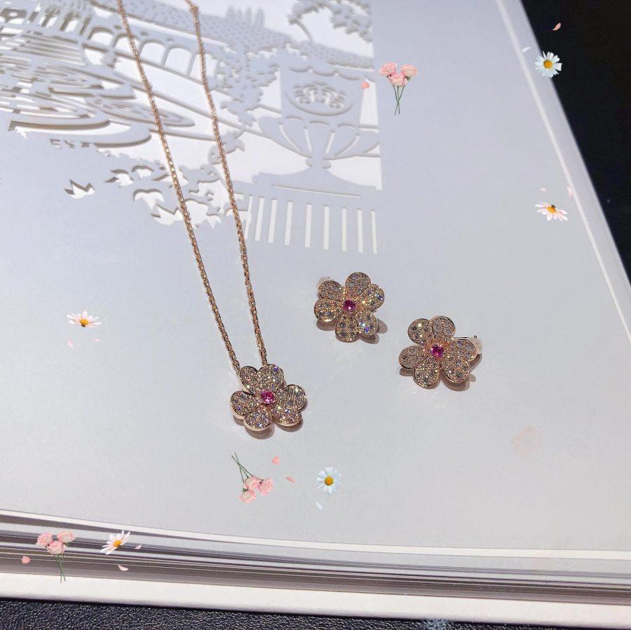¡®Moco¡¯FRIVOLE ROSE GOLD FLOWER DIAMOND NECKLACE