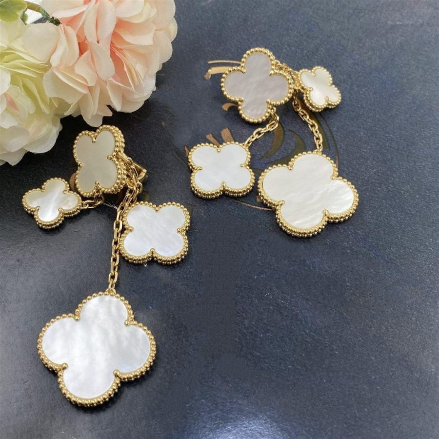 ¡®Moco¡¯CLOVER EARRINGS WHITE MOP 4 MOTIFS GOLD
