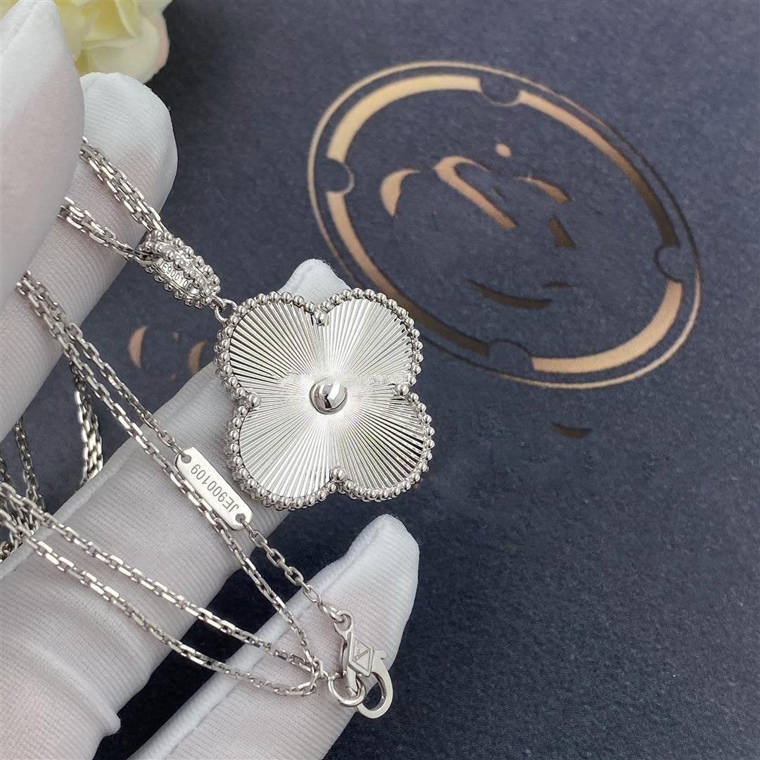 ¡®Moco¡¯CLOVER 25MM SILVER BIG CLOVER NECKLACE
