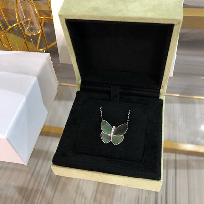 ¡®Moco¡¯LARGE BUTTERFLY SILVER PENDANT DIAMOND NECKLACE