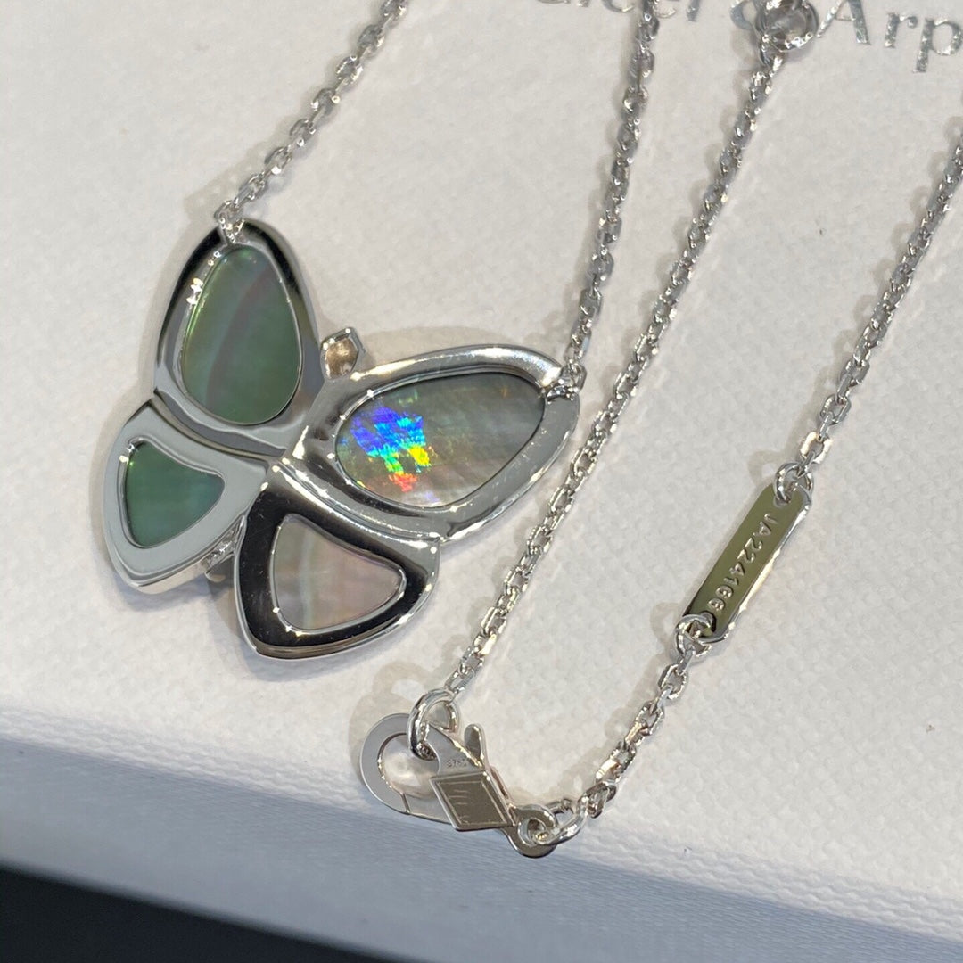 ¡®Moco¡¯LARGE BUTTERFLY SILVER PENDANT DIAMOND NECKLACE