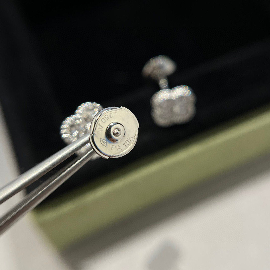 ¡®Moco¡¯CLOVER MINI DIAMOND STUD EARRINGS