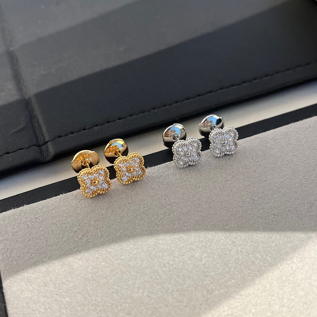 ¡®Moco¡¯CLOVER MINI DIAMOND STUD EARRINGS