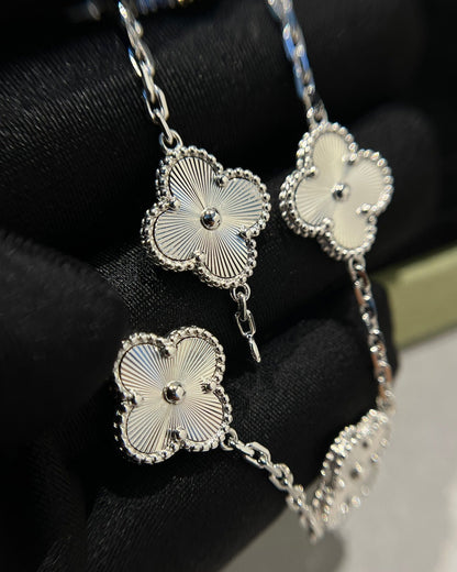 [Moco]New  CLOVER 5 MOTIF LASER BRACELET COLLECTION