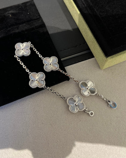 [Moco]New  CLOVER 5 MOTIF LASER BRACELET COLLECTION