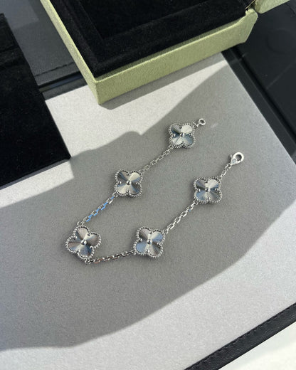 [Moco]New  CLOVER 5 MOTIF LASER BRACELET COLLECTION